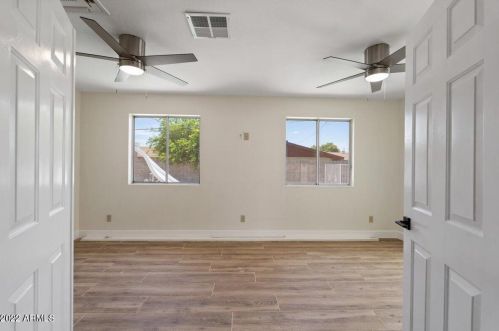 2165 Eugie Ave, Phoenix AZ 85029-1614 exterior