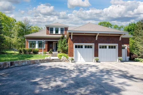 10 Tillinghast Dr, Hingham, MA 02043-4883