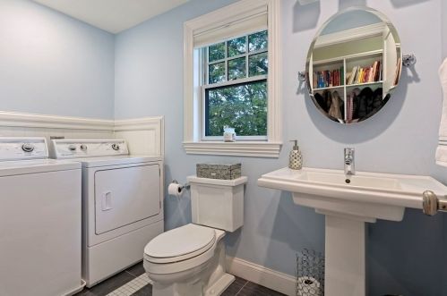 82 Day St, Newton MA 02466-2906 exterior