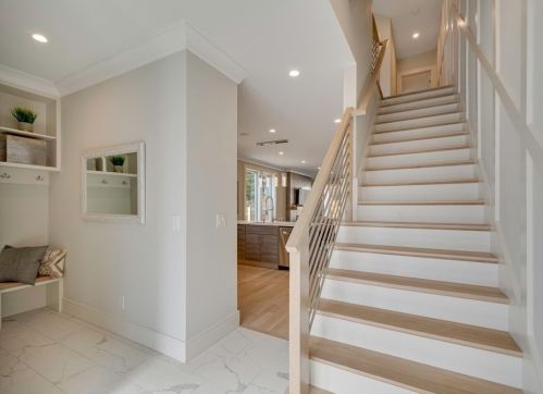 1659 Centre St, Newton, MA 02461-1522