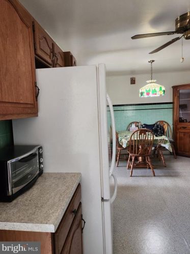 325 Billings Ave, West Deptford NJ 08066-1157 exterior