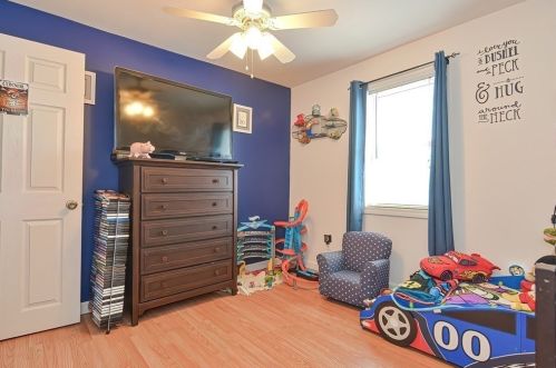 42 Raymond St, Fall River MA 02723-2823 exterior