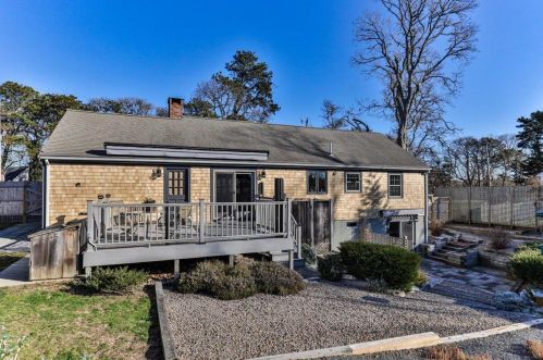 16 Joshuas Way, Chatham MA 02633-1565 exterior