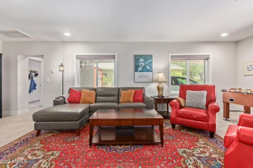 6720 11th St, Phoenix AZ  85014-1028 exterior