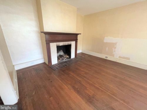 164 Delaware St, West Deptford NJ 08096-5921 exterior