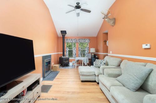 1409 Reed Rd, Jackson Twp NJ exterior