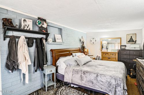 6302 Clarendon Ave, Phoenix AZ 85018-5710 exterior