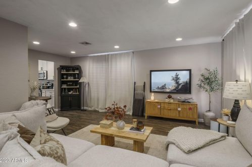 6822 43rd Pl, Phoenix AZ  85042-5218 exterior