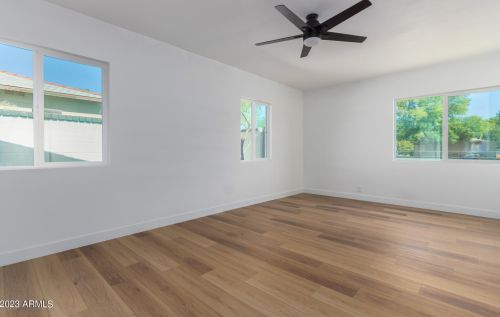 2544 Clarendon Ave, Phoenix AZ 85033-4124 exterior