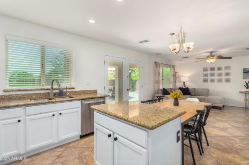 1735 Desperado Way, Phoenix AZ  85085-6329 exterior