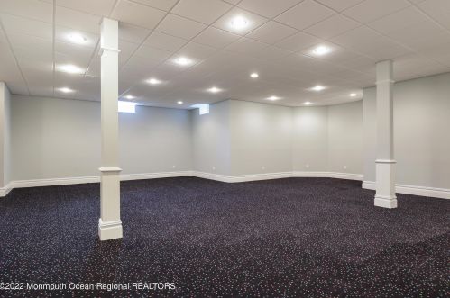 21 Vista Dr, Little Silver NJ  07739-1611 exterior