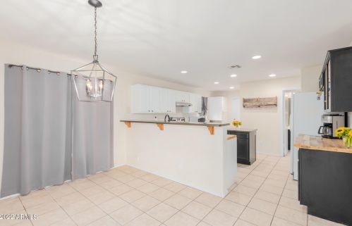 13451 47 Way, Phoenix AZ 85042-5318 exterior