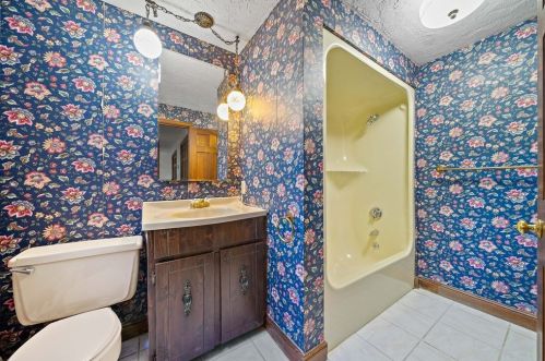 143 Rocky Hl Rd, Plymouth MA 02360-5501 exterior