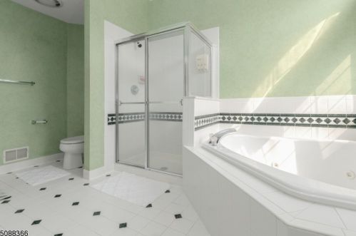 9 Tuscany Dr, Jackson Twp NJ  08527-3169 exterior