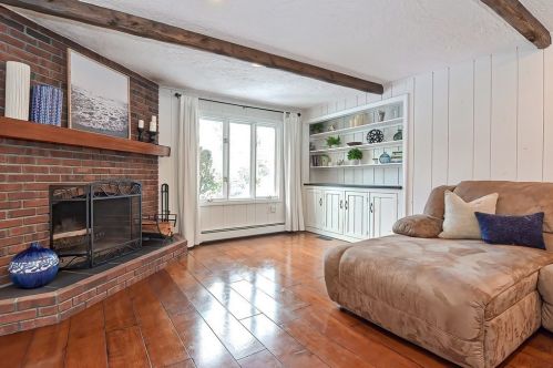 11 Robin Rd, Norfolk MA 02056-1731 exterior