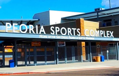 1821 68th Dr, Phoenix AZ 85033-8254 exterior