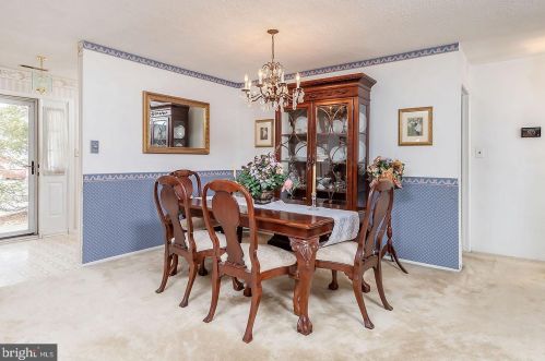 29 Knollwood Dr, West Deptford NJ 08096-6701 exterior