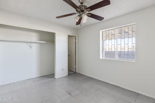 2502 58 Ln, Phoenix AZ 85035-1733 exterior