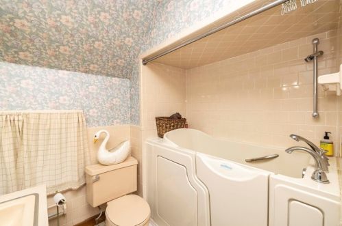 48 Waverly St, Taunton MA  02780-1447 exterior