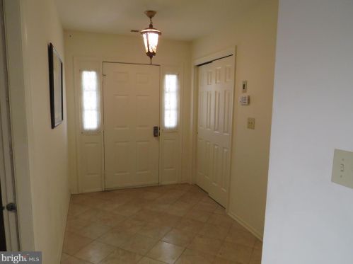 53 Lake View Ter, Columbus NJ  08022-1033 exterior