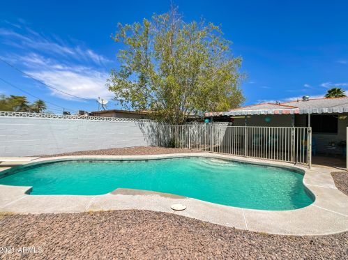 2725 Alice Ave, Phoenix AZ 85021-4112 exterior