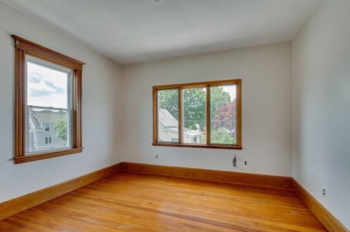 3 Beacon St, Quincy MA 02169-7117 exterior