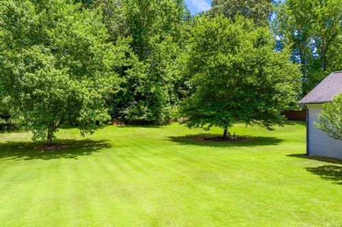 113 Windsor Cir, Stockbridge GA 30281-1864 exterior