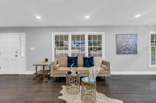 2022 Deren Way, Atlanta GA  30345-3710 exterior