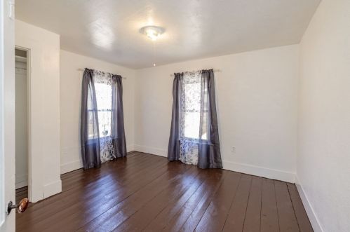 17 Pleasant St, Montgomery MA 01085-3719 exterior