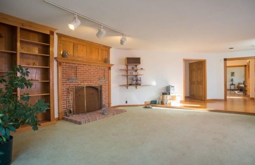 61 Vly Rd, Amherst MA 01002-9717 exterior