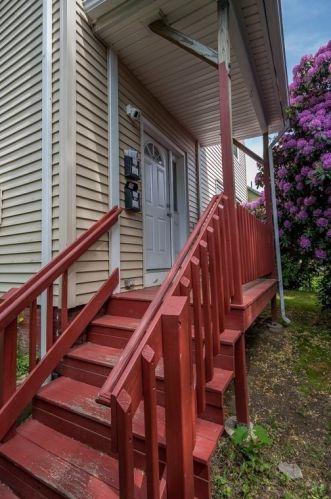 2 Maxwell Ct, Worcester, MA 01607-1016