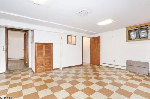 11 Van Rensselear St, Belleville NJ 07109-2911 exterior