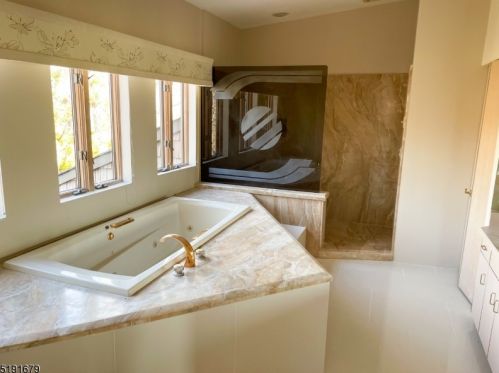 142 Magee Rd, Skyline Lakes NJ 07456-1123 exterior