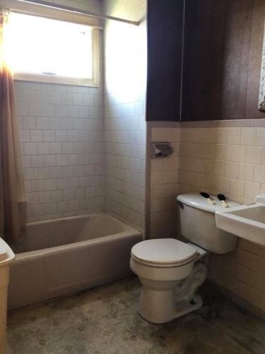 480 Belmont St, Fall River MA 02720-3801 exterior