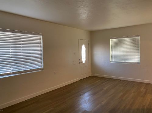 807 Amelia Ave, Phoenix AZ  85014-4740 exterior