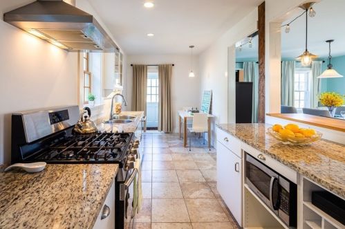 150 Barcliff Ave, Chatham MA 02633-1904 exterior