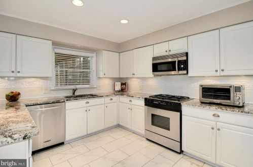 8556 Window Latch Way, Columbia MD 21045-5637 exterior