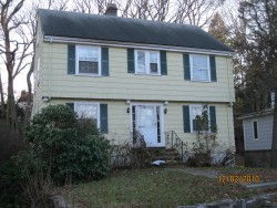 113 Woodcliff Rd, Newton, MA 02461-1824