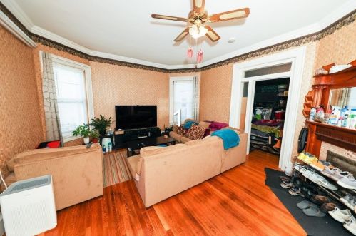 367 Whipple St, Fall River MA 02724-3448 exterior