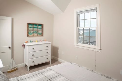 209 Manomet Point Rd, Plymouth MA 02360-1130 exterior