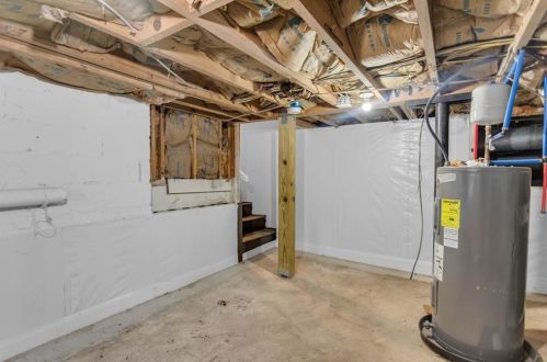 2022 Deren Way, Atlanta GA  30345-3710 exterior