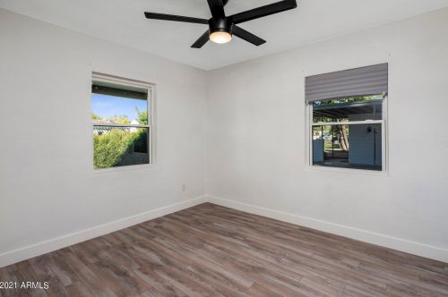 1413 Edgemont Ave, Phoenix AZ 85035-1809 exterior