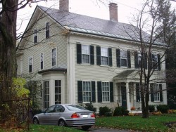 306 Franklin St, Newton, MA 02458-2301