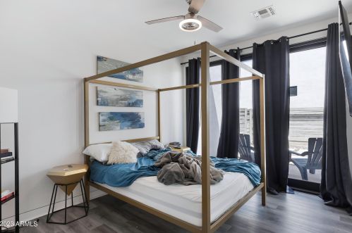 1121 11th St, Phoenix AZ 85006-2744 exterior