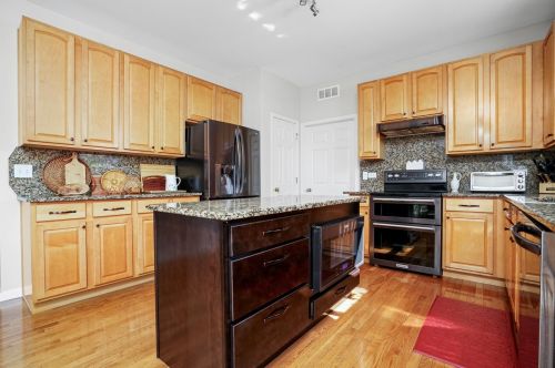 265 Hanburg Ln, Lemont IL 60440-6193 exterior