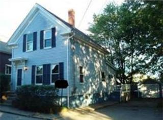 14 Border St, Lawrence, MA 01843-1320
