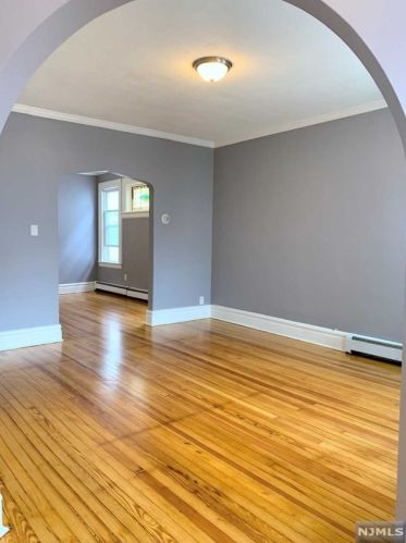 13 Windsor St, Kearny NJ  07032-2015 exterior