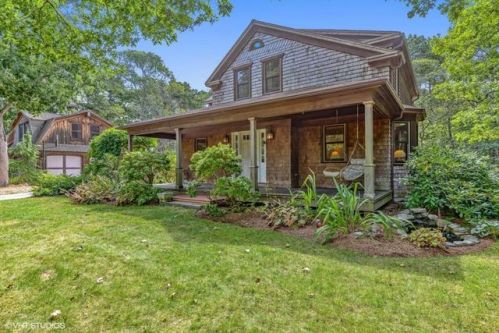 230 Epanow Rd, Eastham MA  02642-1735 exterior