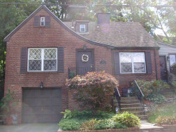 122 Austin St, Newton, MA 02460-1849