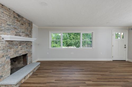 142 Donnellan Cir, Weymouth MA 02191-1762 exterior